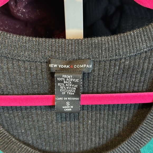 New York & Co. gray with argyle print size S - Picture 2 of 3